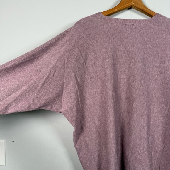 Aaeda Lavender V-Neck Sweater with Floral Design, Size XL - Picture 8 of 12